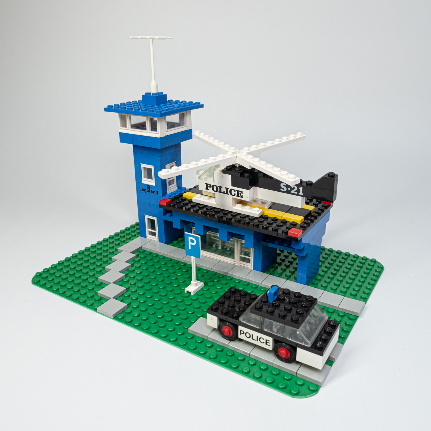 LEGO 354 - Rendőrségi helikopter állomás - Police Heliport - 4