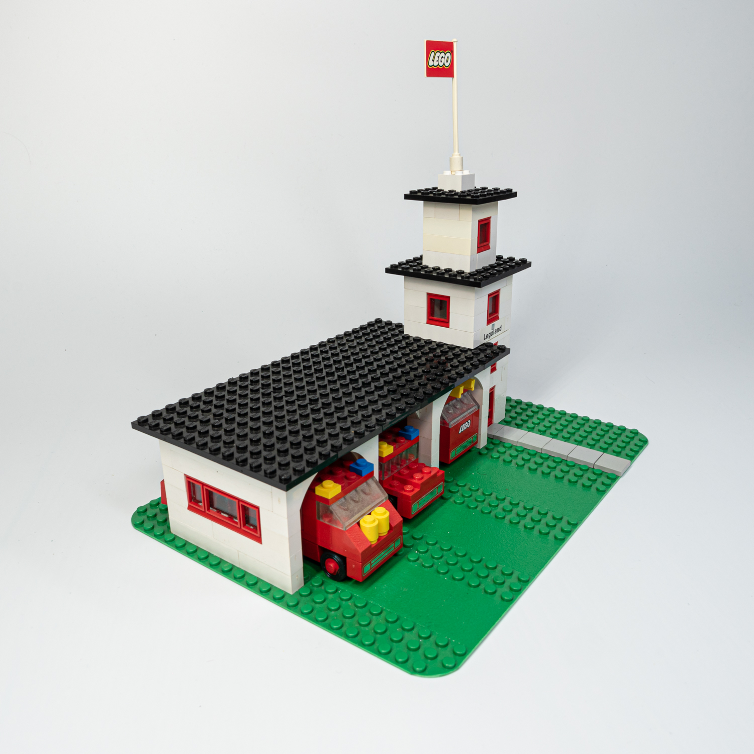 LEGO 357-1 Tűzoltóság - Fire Station leirassal - 2