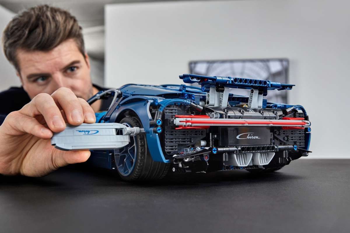 LEGO Technic 42083 Bugatti Chiron   - 4