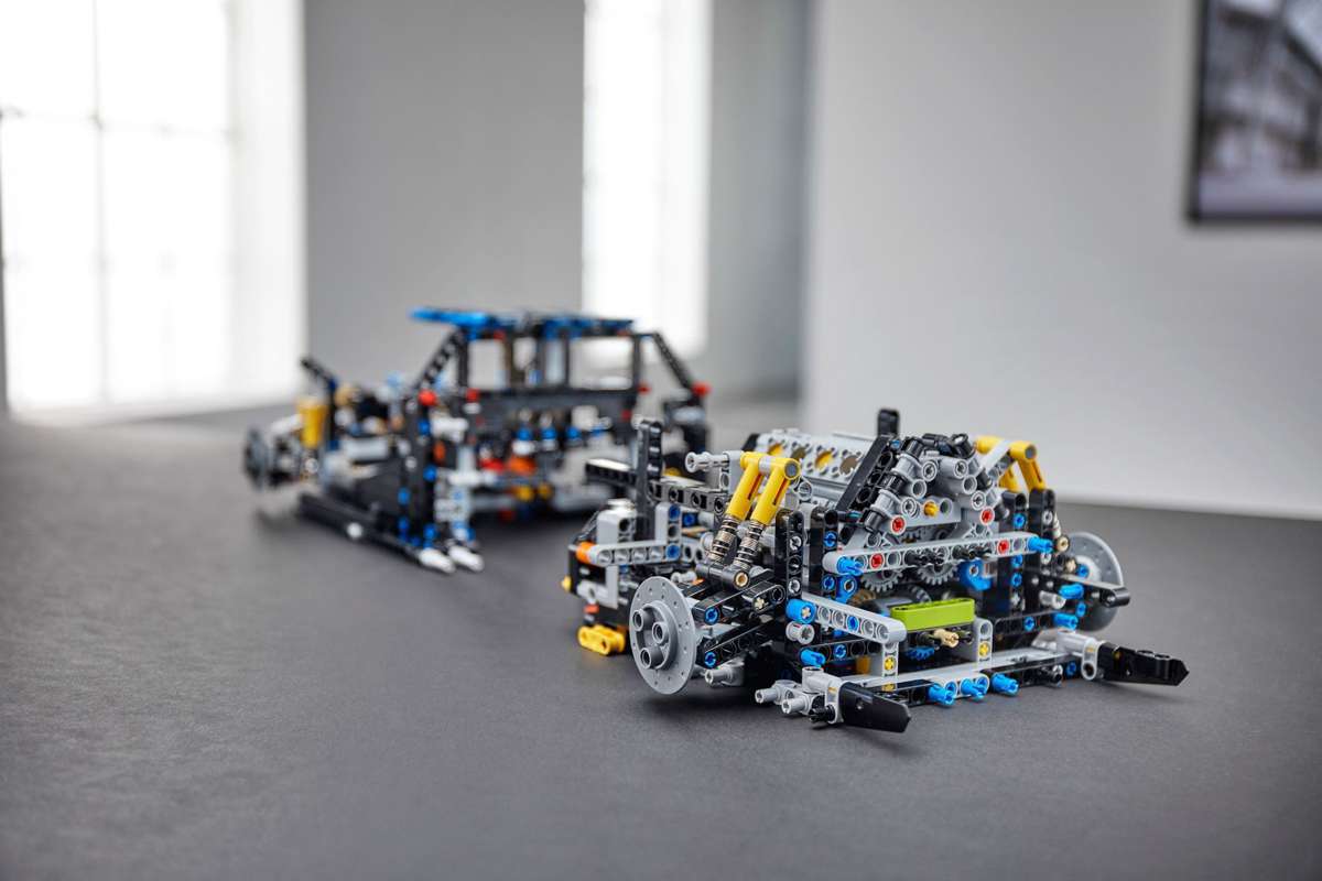 LEGO Technic 42083 Bugatti Chiron   - 5