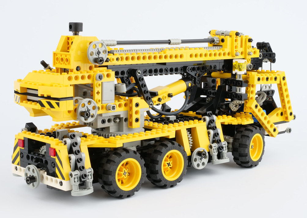 LEGO 8460 Pneumatic Crane Truck - 4