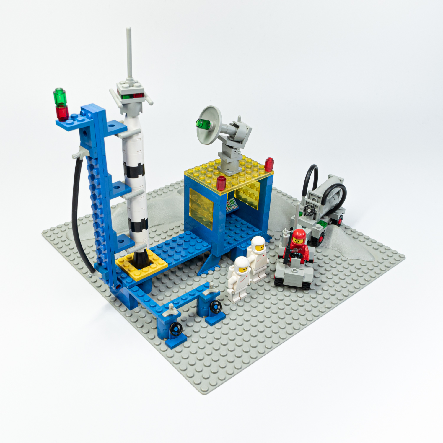 LEGO 920 Alpha-1 Rocket Base - 2