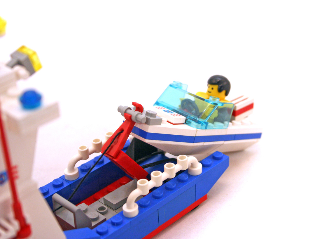 LEGO 6353 Coastal Cutter - 2