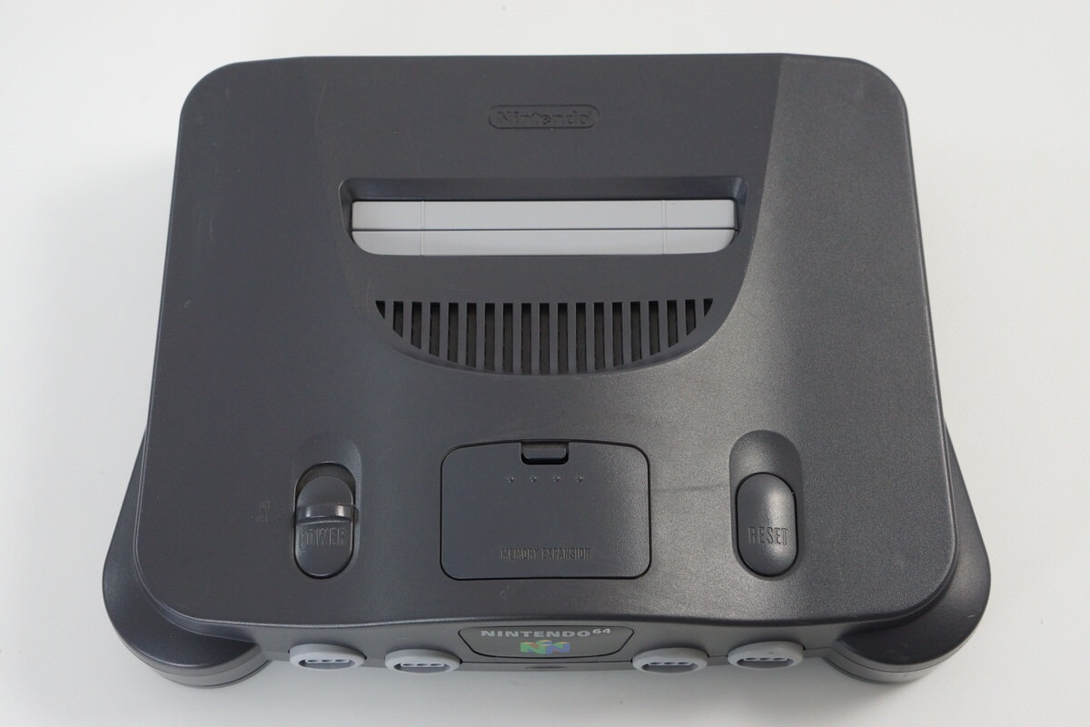 Nintendo 64 konzol + 2 kontroller (fehér, kék) csomag - 2