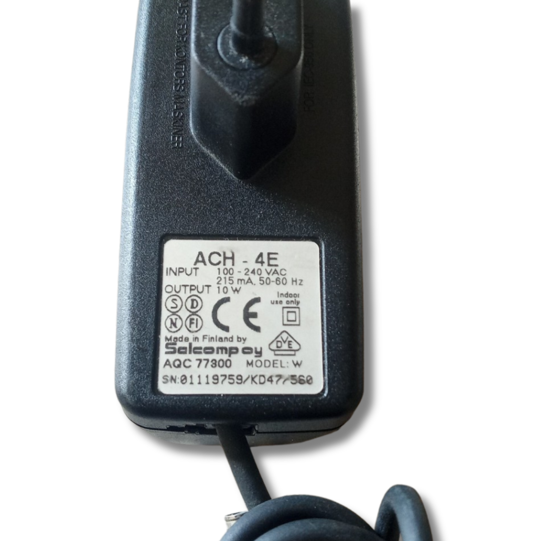 Salcomp oy ACH-4E AC Adapter 10W Hálózati adapter - 2