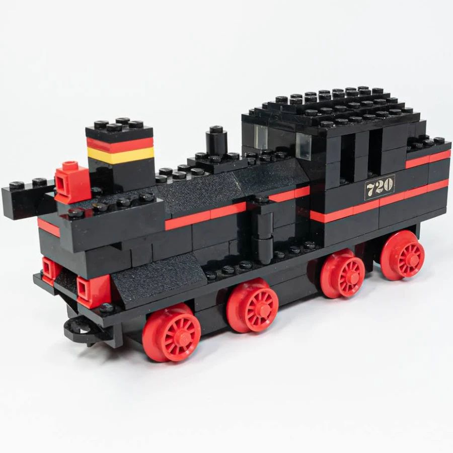 LEGO® 722 - 12 V-os elektromos vonat 2 kocsival - 12V Electric Train with 2 Wagons - 4