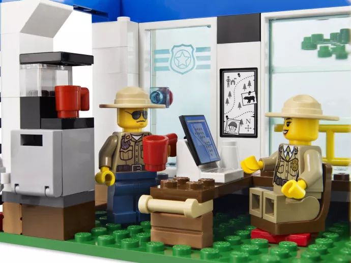 LEGO® 4440 City Forest Police Station - Erdei rendőrkapitányság - 4