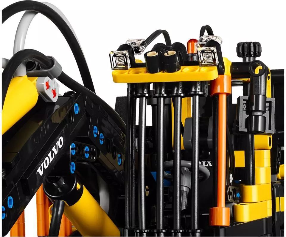 LEGO® 42053 Technic Volvo EW160E - Volvo EW160E kotrógép - 3