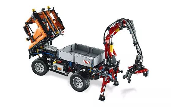 LEGO® 8110 Technic Mercedes-Benz Unimog U400 - 5