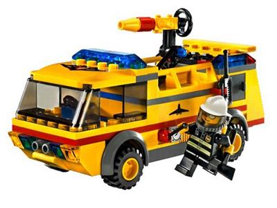 LEGO® 7891 City Airport Fire Truck – Repülőtéri tűzoltóautó - 2