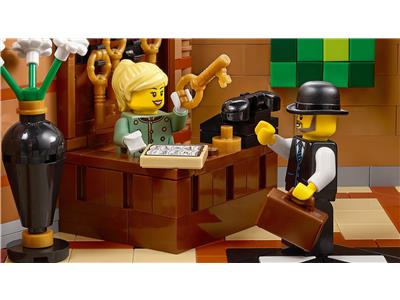 LEGO® 10297 Icons Boutique Hotel - 3