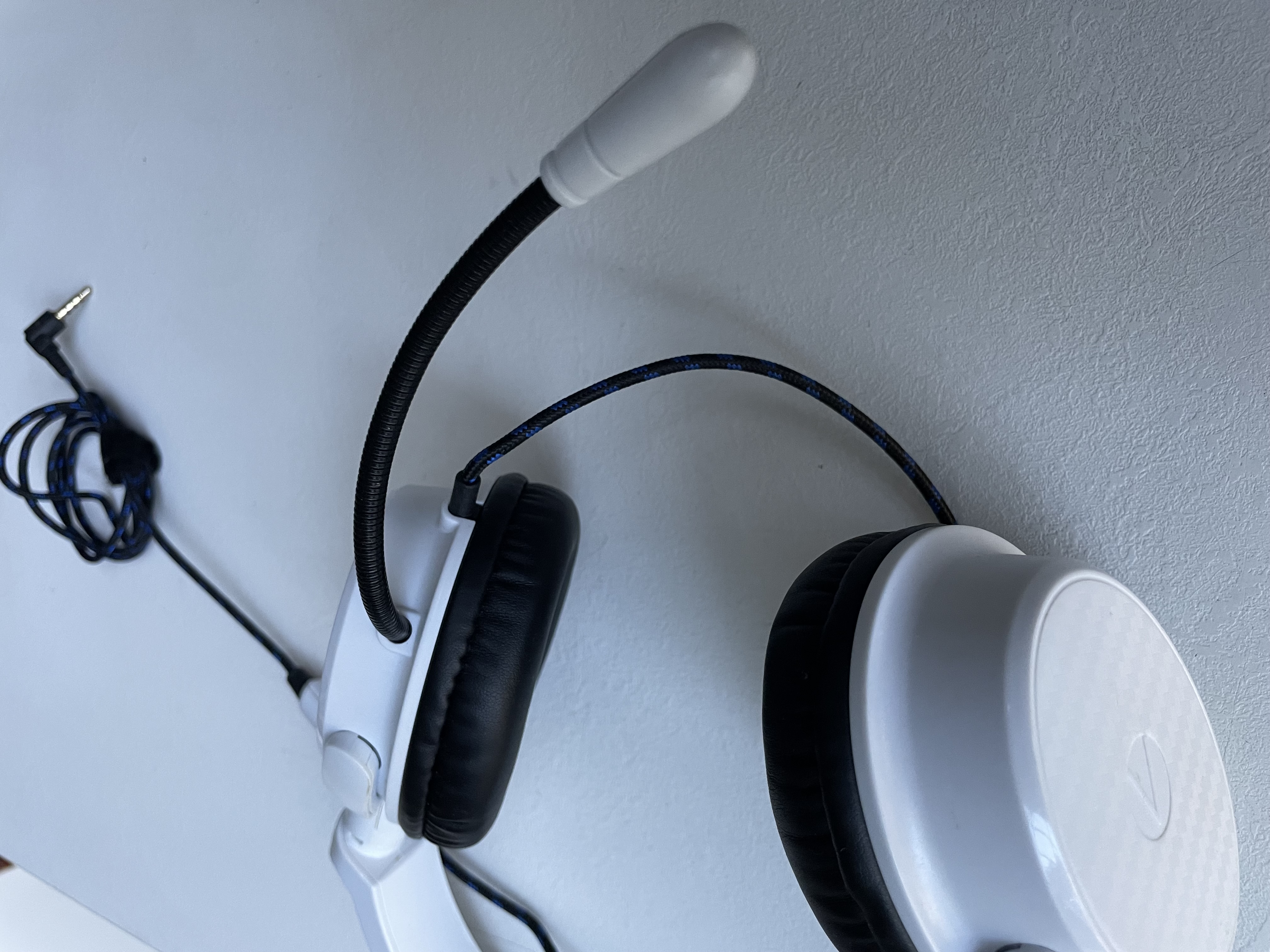 Vezetékes fejhallgató mikrofonnal, headset fehér színben  - 3